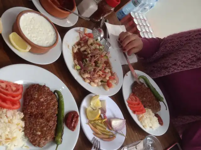 Merkez Lokantası Meşhur Satır Köftecisi'nin yemek ve ambiyans fotoğrafları 6