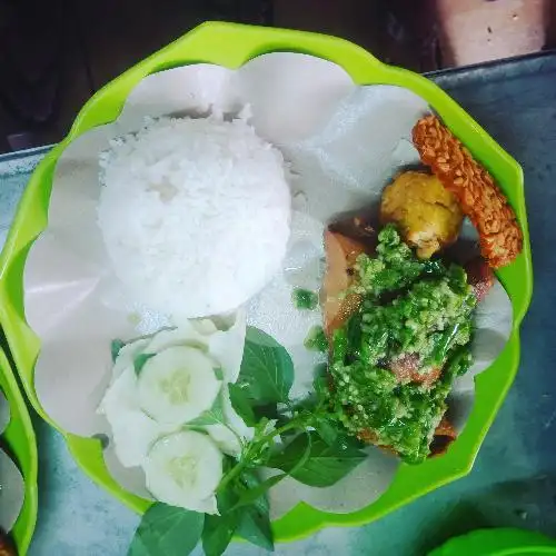 Gambar Makanan Bebek Cabe Ijo, Pujasera Botania 1 8