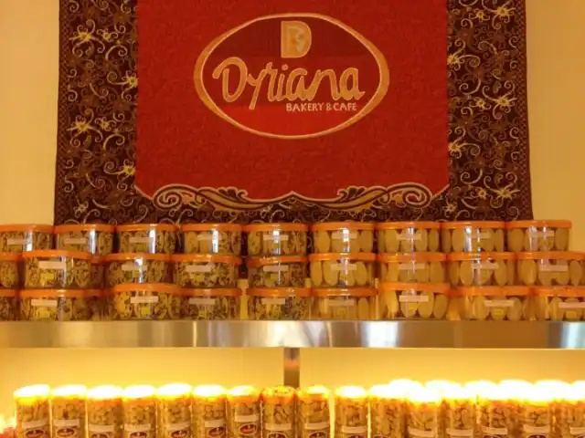 Gambar Makanan Dyriana Bakery & Cafe 11