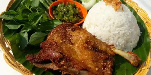 Warung Nur Siti Pecel Ayam Dan Bebek Kremes, Kalibata