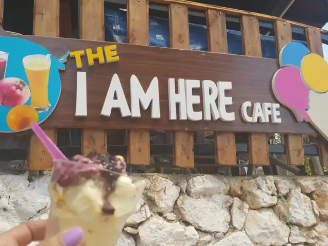 The I Am Here Cafe'nin yemek ve ambiyans fotoğrafları 3
