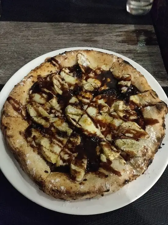 Gambar Makanan Pizza Napoli 1
