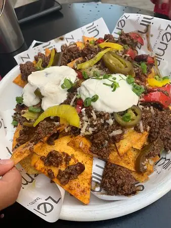 Zemin Burrito Taco Etc.'nin yemek ve ambiyans fotoğrafları 1