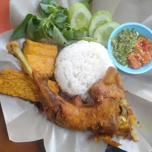 Gambar Makanan Ayam Penyet Sambal Ijo Bu Sum Kost Leguti, Lengkong Gudang Timur 4 1