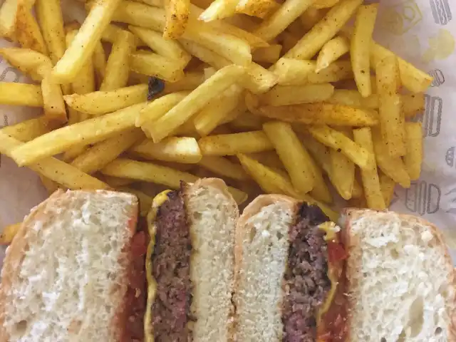Fess Burger'nin yemek ve ambiyans fotoğrafları 33
