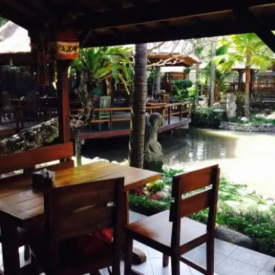 Warung Mina Peguyangan