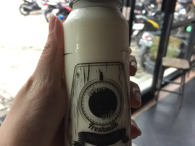 Gambar Makanan Momo Milk Factory 4