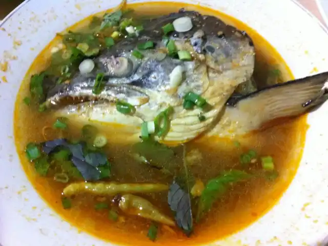 Gambar Makanan Gulai Kepala Ikan Pak Untung 2