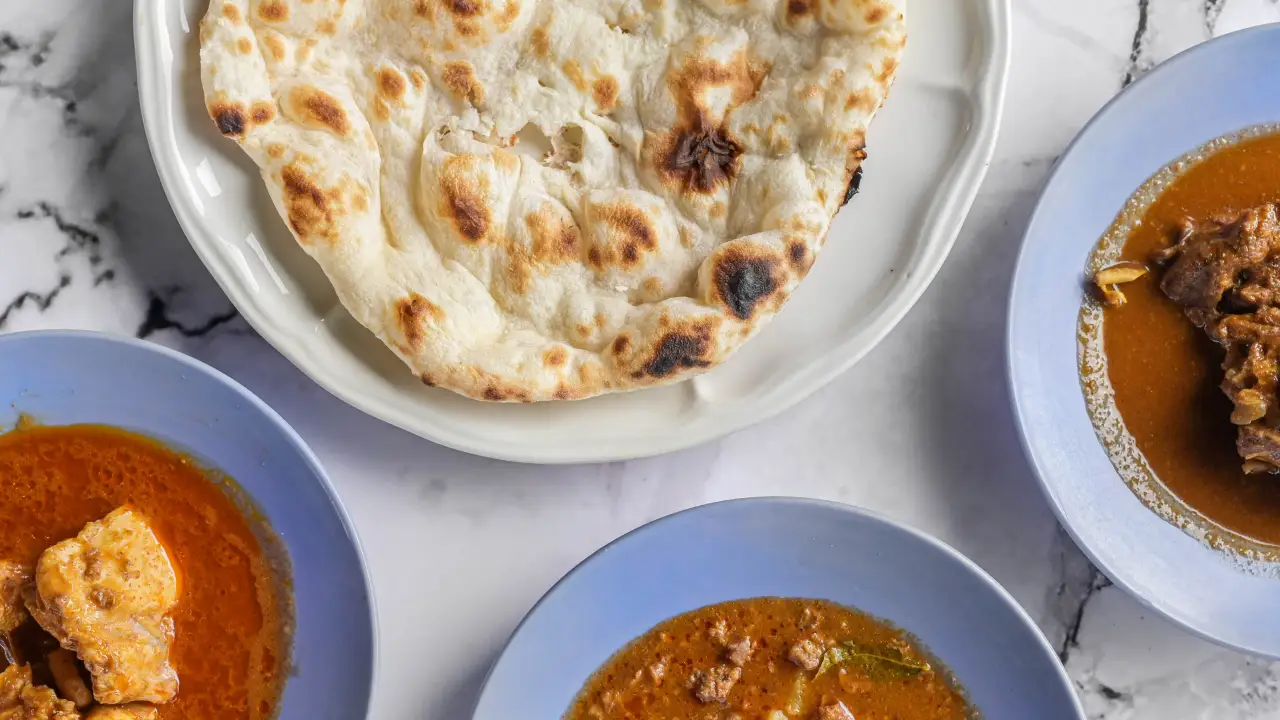 Roti Tempayan Kok Lanas depan jelira