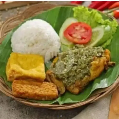 Gambar Makanan Ayam Penyet Sambal Ijo Bang Jamal 12