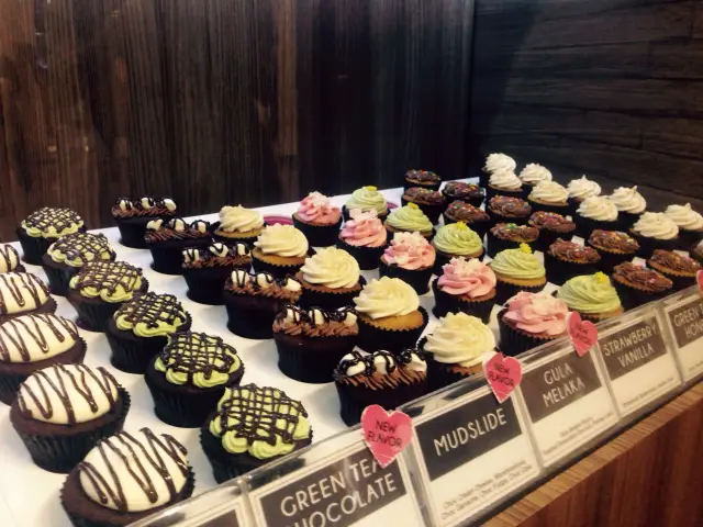 Gambar Makanan Twelve Cupcakes 16