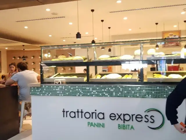 Trattoria Milano'nin yemek ve ambiyans fotoğrafları 3