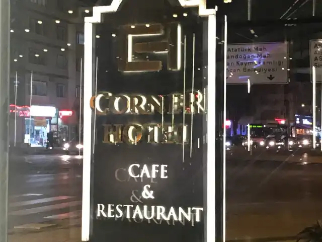 THE CORNER HOTEL - CORNER RESTORANT & BİSTRO'nin yemek ve ambiyans fotoğrafları 12