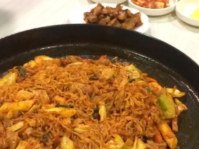 Myeong Dong Dakgalbi Food Photo 1