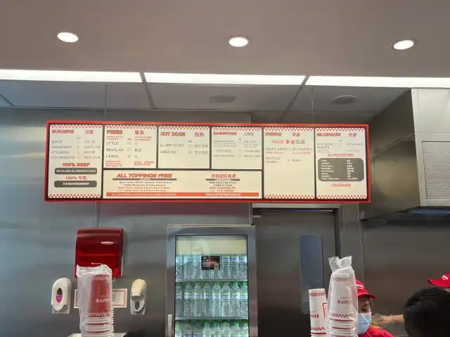 Five Guys Food Photo 4