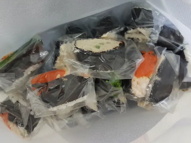 Gambar Makanan Sushi & Sashimi 15