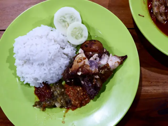 Gambar Makanan Ayam Geprek Mbok Judes 3