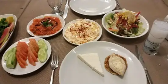 Büyük Adana Kebap'nin yemek ve ambiyans fotoğrafları 1