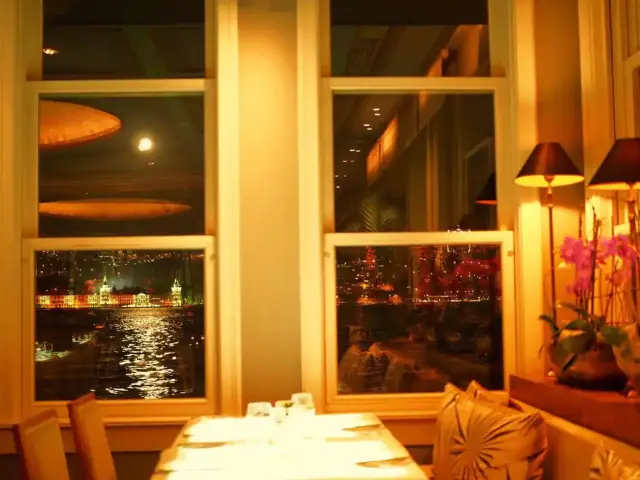 Park Şamdan & The Bar - Les Ottomans Hotel'nin yemek ve ambiyans fotoğrafları 17