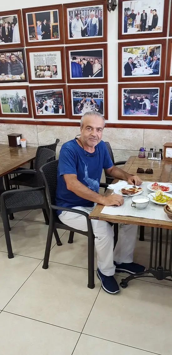 Tarihi Merkez Efendi Köftecisi Ahmet Usta'nin yemek ve ambiyans fotoğrafları 30
