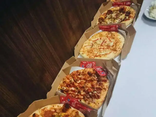 Gambar Makanan Domino's Pizza 10