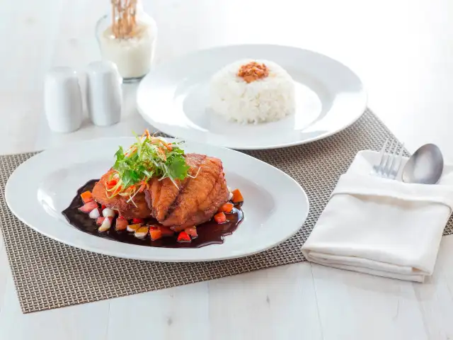 Gambar Makanan Gili Bar & Lounge - Puri Denpasar Hotel 15
