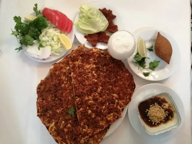 Şanlıbey Kebap Ciğer Lahmacun Salonu'nin yemek ve ambiyans fotoğrafları 2