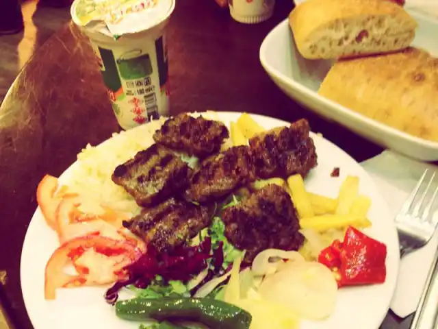 Mirzaloğlu Köfte'nin yemek ve ambiyans fotoğrafları 8