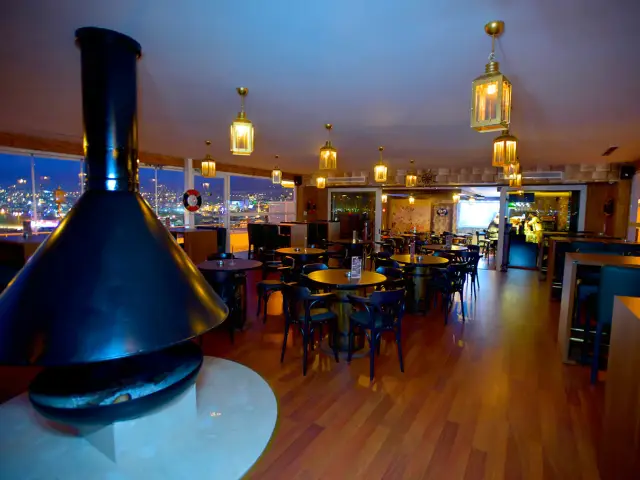 Captain Morgan Roof Bar  & Bistro'nin yemek ve ambiyans fotoğrafları 5