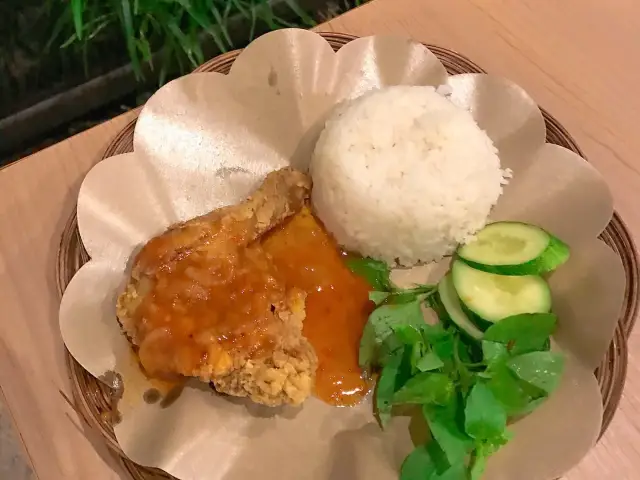 Gambar Makanan Pecel Lele Kemangi 3