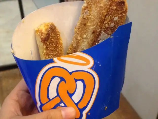 Gambar Makanan Auntie Anne's 9