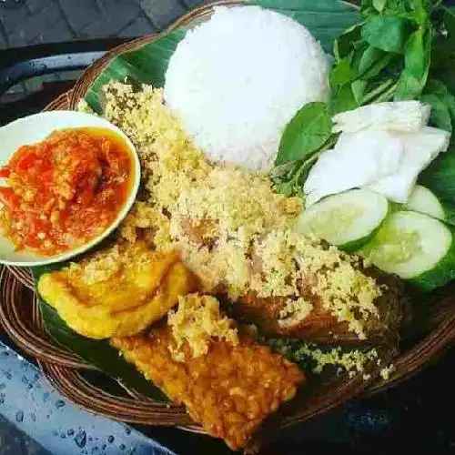 Gambar Makanan Pecel Lele Ayam Bakar MORO TRESNO, Kp Kongsi 9