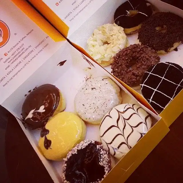 J.CO Donuts & Coffee