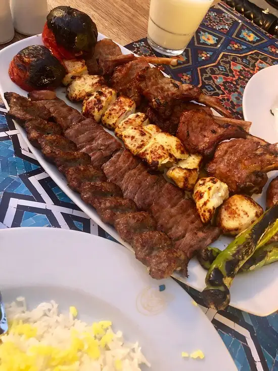 Reyhun Iran Restaurant'nin yemek ve ambiyans fotoğrafları 10