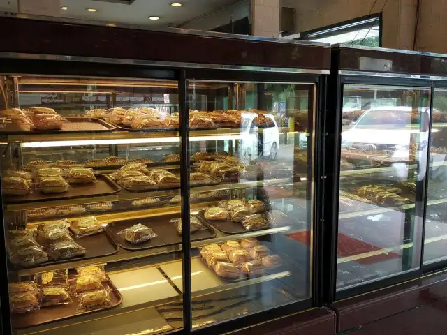 Gambar Makanan Kemang Bakery 6