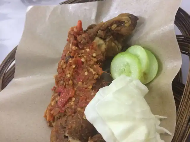 Gambar Makanan Ayam Gepuk Sambal Bawang Pak Gembus 14