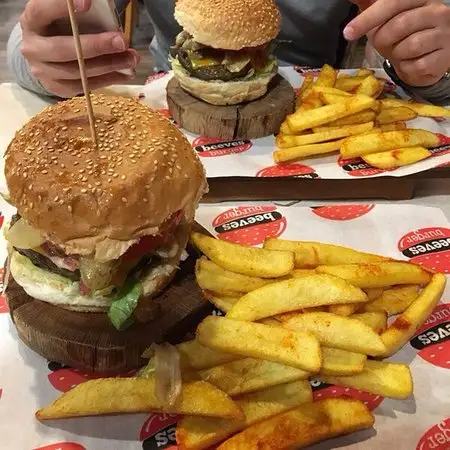 Beeves Burger'nin yemek ve ambiyans fotoğrafları 16