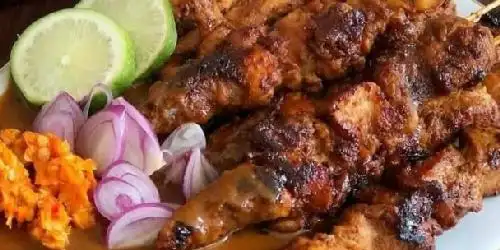 Sate Ayam Dan Kambing Madura Cak Rizal, Kramat Jati