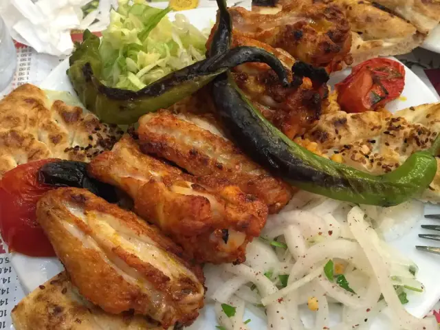 Öz Karadeniz Pide & Kebap & Lahmacun Salonu'nin yemek ve ambiyans fotoğrafları 6