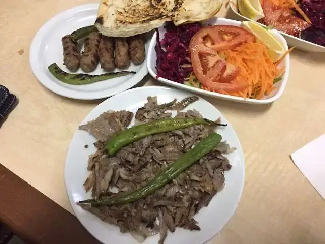 Yesil Kose Kamil Usta Kebap ve Baklava Salonu'nin yemek ve ambiyans fotoğrafları 2