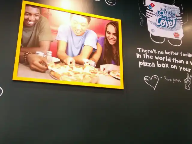 Dominos' Pizza Food Photo 9