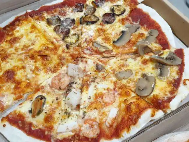 Pizzeria Michelangelo Food Photo 18