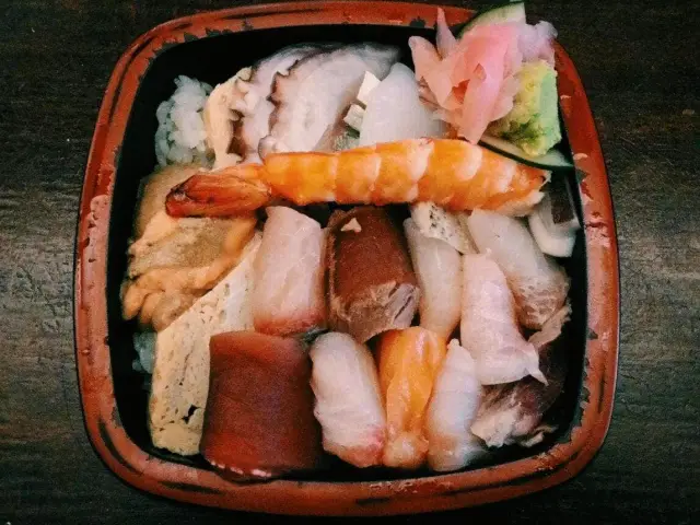 Tsumura Sushi Bar & Restaurant Food Photo 20