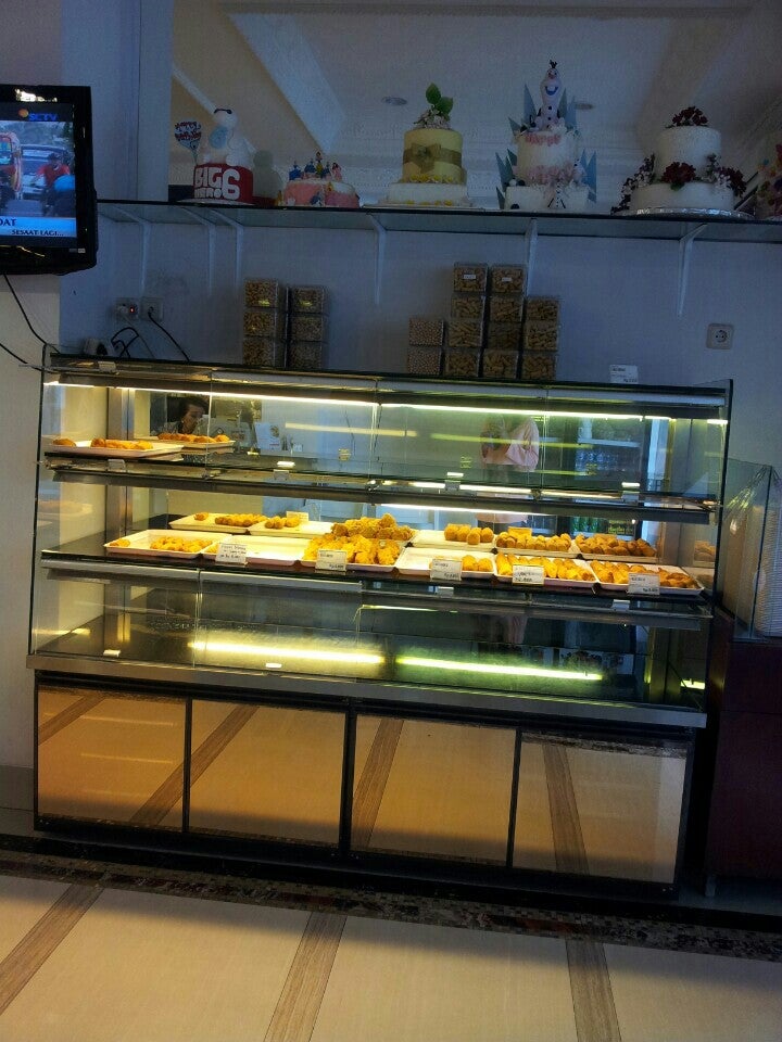Okky & Paul Cake, Chocolate & Bakery terdekat Restoran dan Tempat