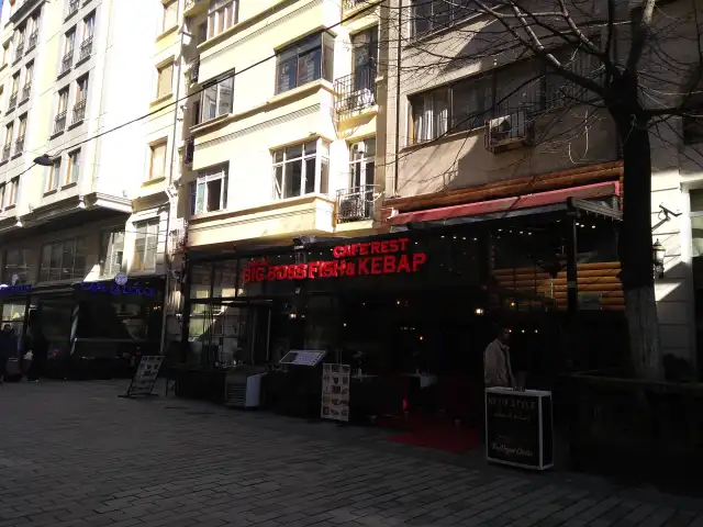 Taksim Big Boss Fish & Kebap Cafe Rest'nin yemek ve ambiyans fotoğrafları 6