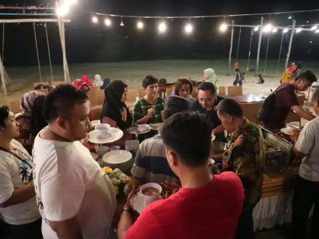 Gambar Makanan Kazuna Laksmi Cafe 12