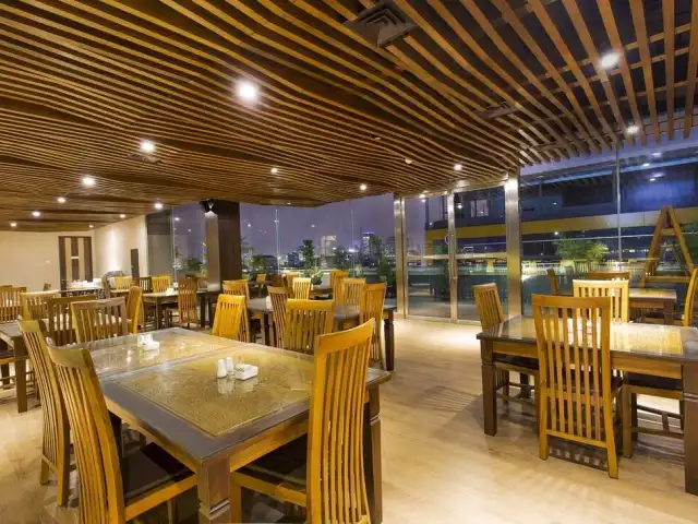 Gambar Makanan Ayanna Cafe & Lounge - Lynt Hotel 3