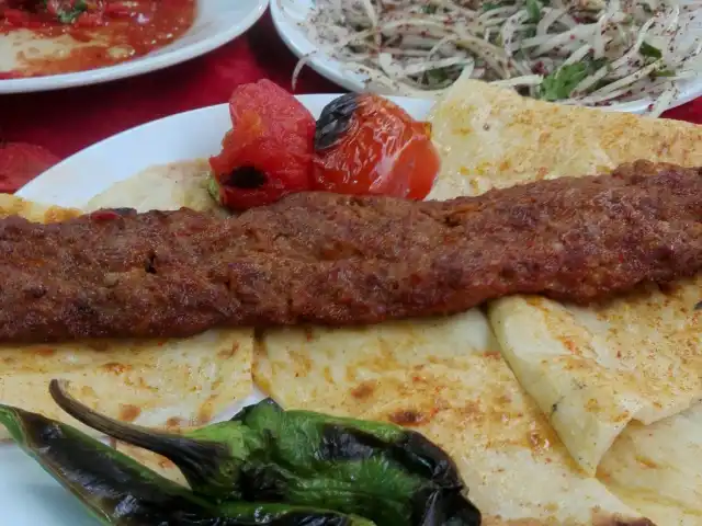 Tarihi Adana Kazancılar Kebapçısı'nin yemek ve ambiyans fotoğrafları 9