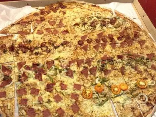 Big Guys Pizza Food Photo 13