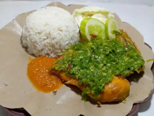 AYAM PENYET SAMBEL IJO KANG JALI